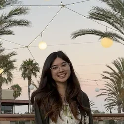 Daryl headshot outside